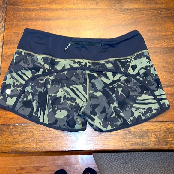 Lululemon Run Times Shorts - Picture 2 of 5